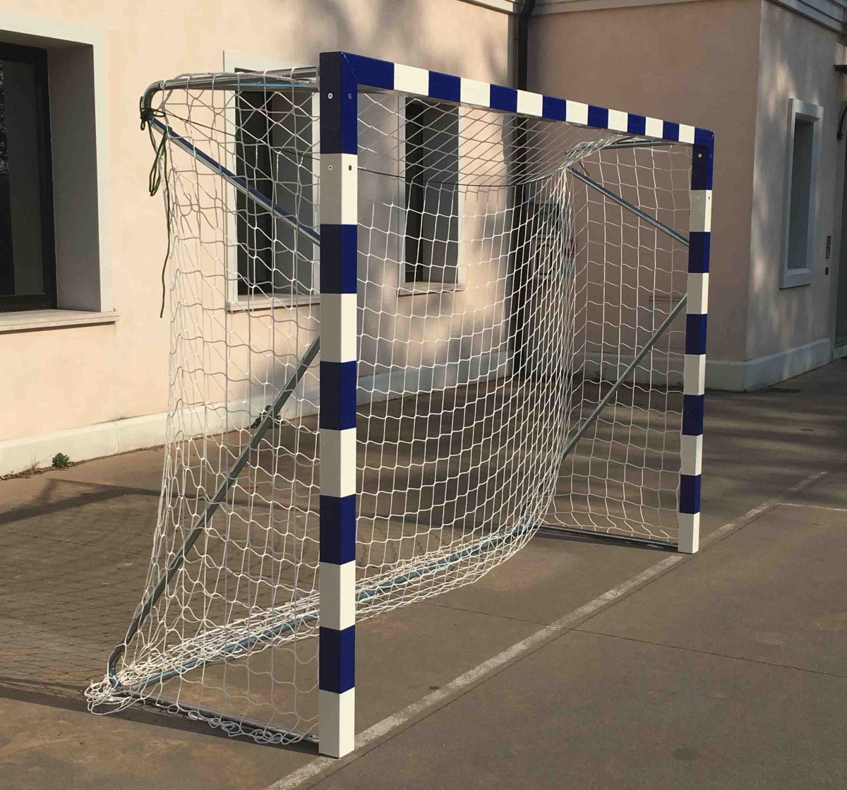 7001
